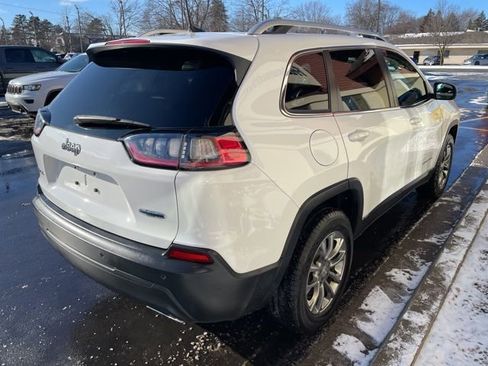 Used 2019 Jeep Cherokee Latitude Plus w/ Comfort/Convenience Group image 11