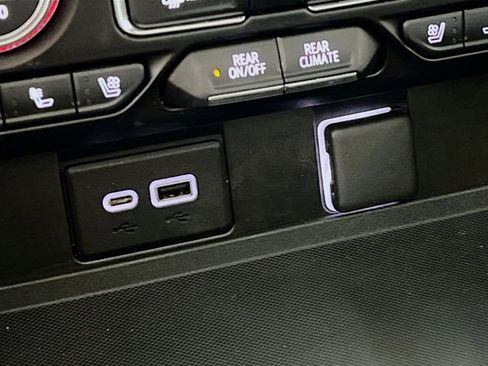 Used 2021 GMC Yukon SLT w/ SLT Luxury Package image 20