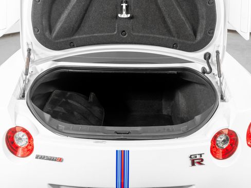 Used 2009 Nissan GT-R Premium image 53