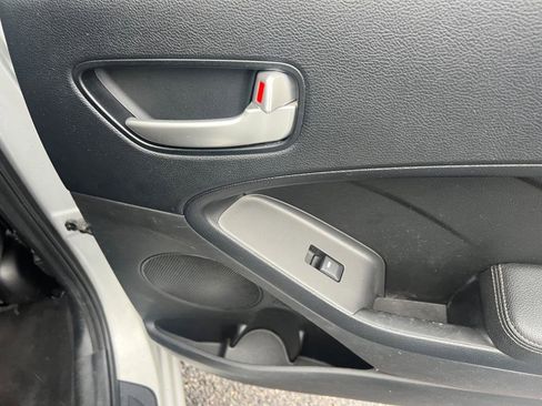 Used 2017 Kia Forte LX w/ LX Popular Package image 15