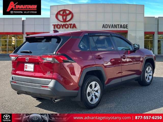 Used 2022 Toyota RAV4 LE AWD/4WD image 7