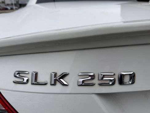 Used 2015 Mercedes-Benz SLK 250 image 24