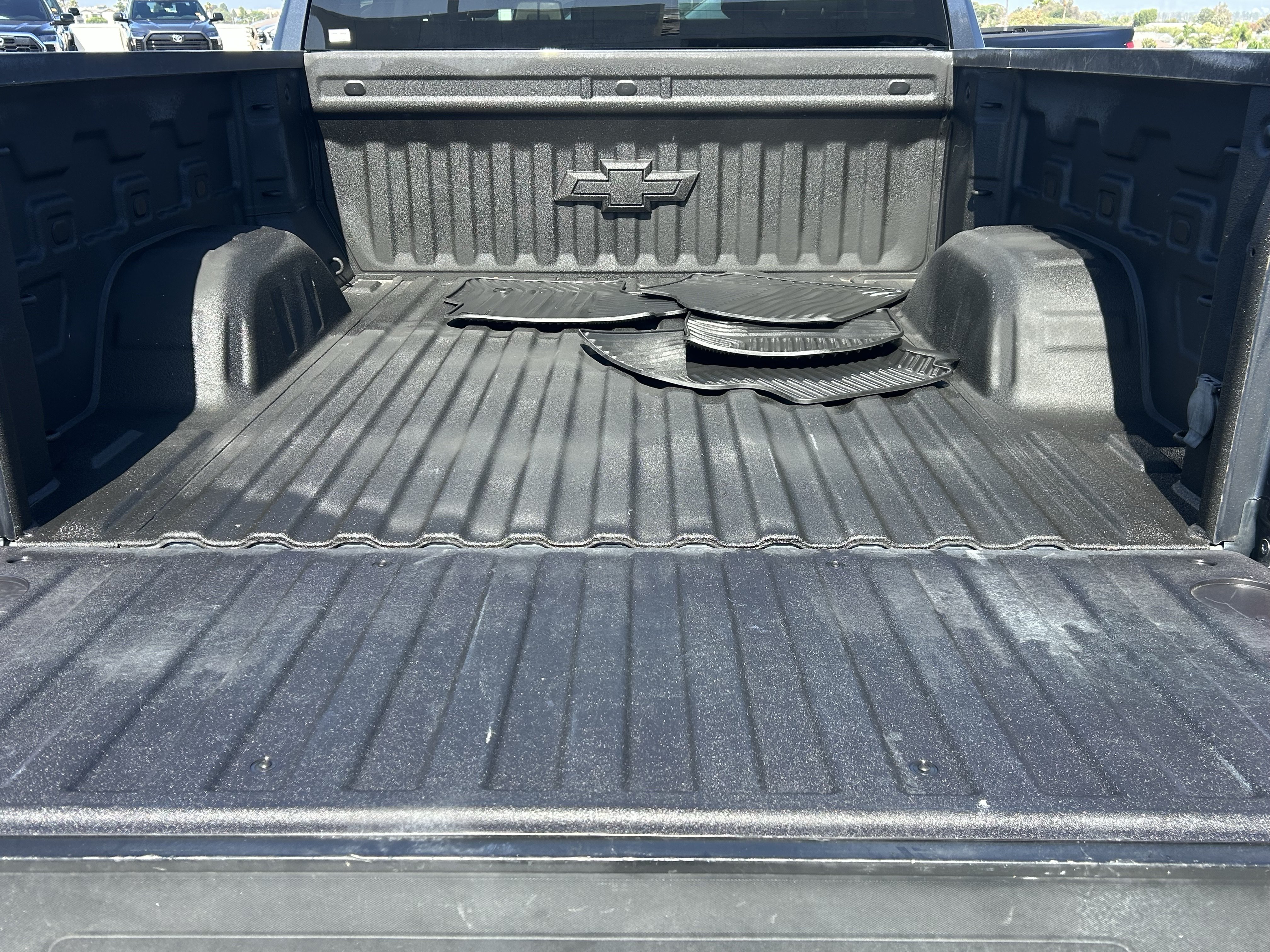 Used 2022 Chevrolet Silverado 1500 Custom w/ Safety Confidence Package AWD/4WD image 14