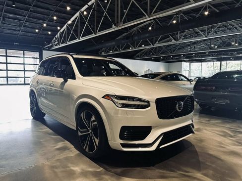 Used 2022 Volvo XC90 T8 R-Design w/ Advanced Package AWD/4WD image 7