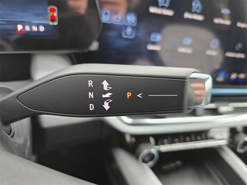 New 2026 Chevrolet Equinox EV LT w/ Convenience Package II image 32