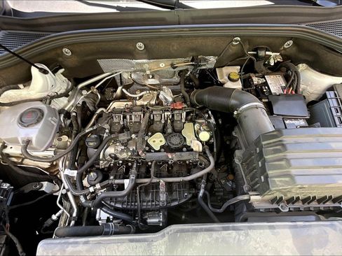 Used 2024 Volkswagen Atlas Peak Edition SEL image 9