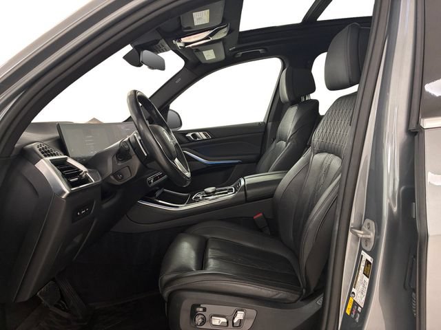 Used 2025 BMW X5 xDrive50e AWD/4WD image 12