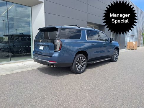 Used 2026 Chevrolet Suburban High Country w/ Sun And Tow Package AWD/4WD image 7