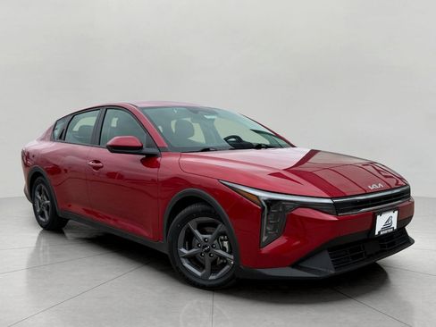Used 2025 Kia K4 FWD image 1