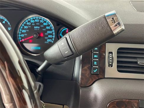 Used 2012 GMC Yukon XL Denali image 11