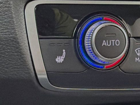 Certified 2025 Audi Q3 2.0T Premium Plus w/ Premium Plus Package image 20