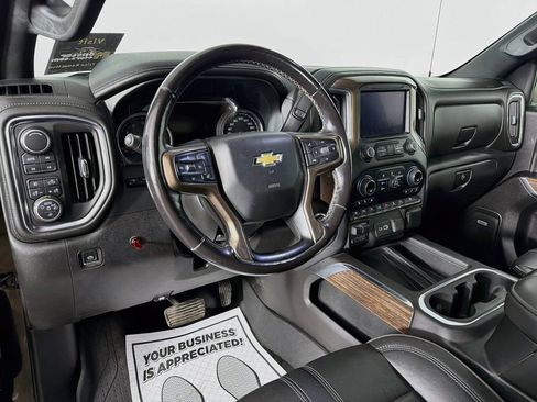 Used 2019 Chevrolet Silverado 1500 High Country w/ Technology Package AWD/4WD image 9