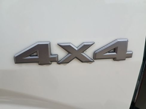 New 2026 Nissan Frontier S image 6