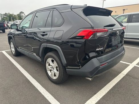 Used 2021 Toyota RAV4 XLE w/ Convenience Package AWD/4WD image 3