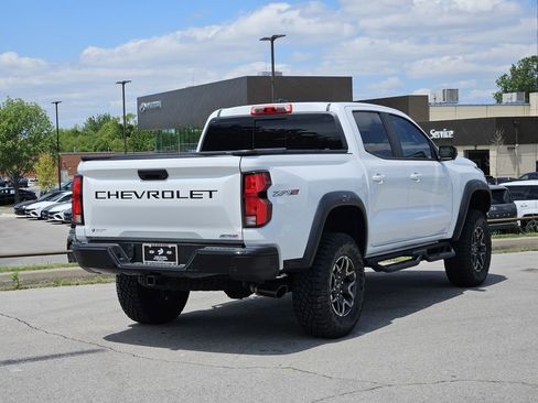 Used 2024 Chevrolet Colorado ZR2 w/ Technology Package AWD/4WD image 4