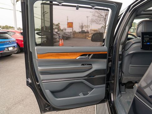 Used 2022 Jeep Grand Wagoneer Series II w/ Rear Seat Video Group 1 image 15