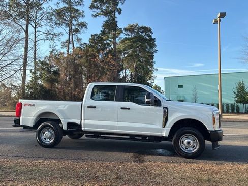 Used 2024 Ford F250 XL w/ FX4 Off-Road Package image 2