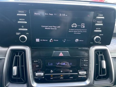 Used 2021 Kia Sorento S w/ Panoramic Sunroof Package FWD image 13