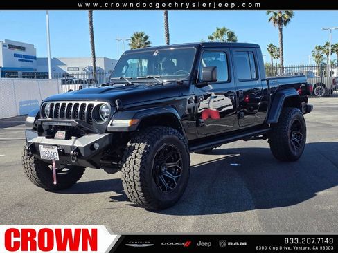 Used 2022 Jeep Gladiator Sport image 4