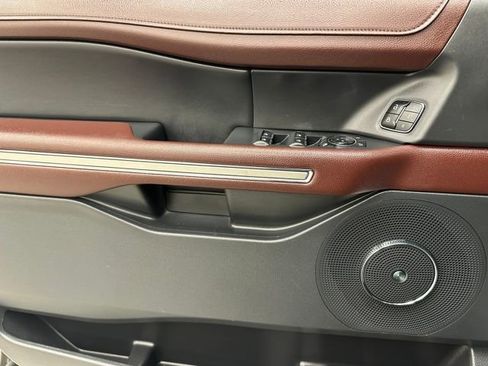 Used 2023 Ford Expedition Max Limited image 37