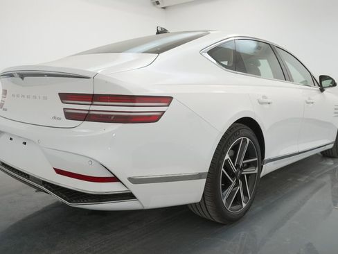 Used 2025 Genesis G80 2.5T Advanced image 9