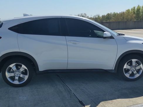 Used 2019 Honda HR-V LX image 25