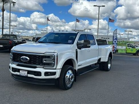 Certified 2025 Ford F450 Platinum w/ FX4 Off-Road Package image 8