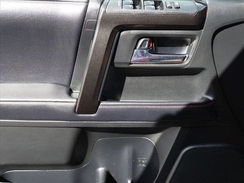 Used 2019 Toyota 4Runner TRD Off-Road Premium AWD/4WD image 11