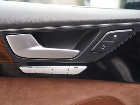 Used 2016 Audi A8 L 4.0T w/ Driver Assistance Package image 17