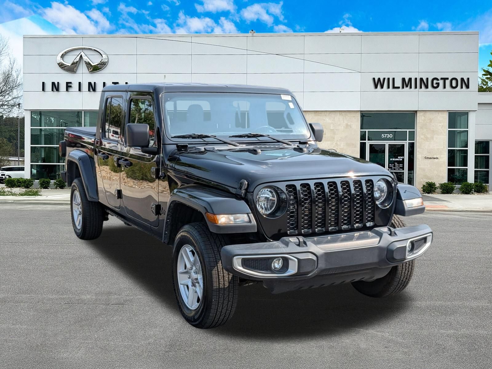 Used 2022 Jeep Gladiator Sport AWD/4WD image 1