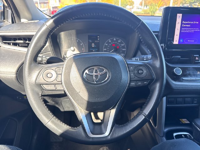 Used 2023 Toyota Corolla Cross LE w/ Moonroof Package AWD/4WD image 17