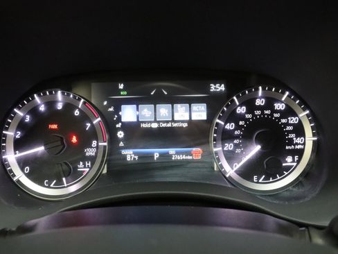 Certified 2025 Toyota Highlander LE FWD image 41