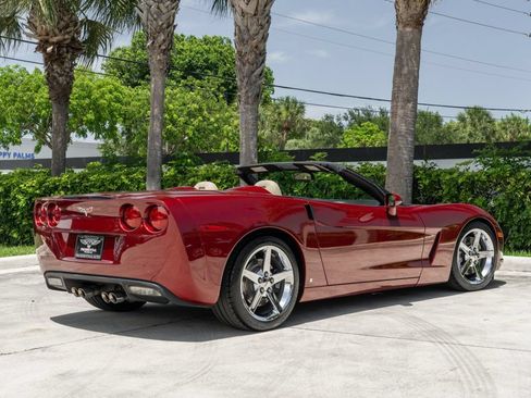 Used 2007 Chevrolet Corvette Convertible w/ Performance Package RWD image 9