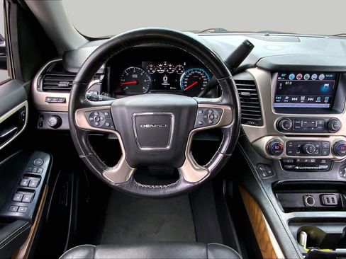 Used 2019 GMC Yukon Denali w/ Denali Ultimate Package RWD image 6