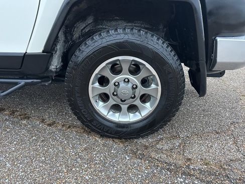 Used 2012 Toyota FJ Cruiser Base image 9