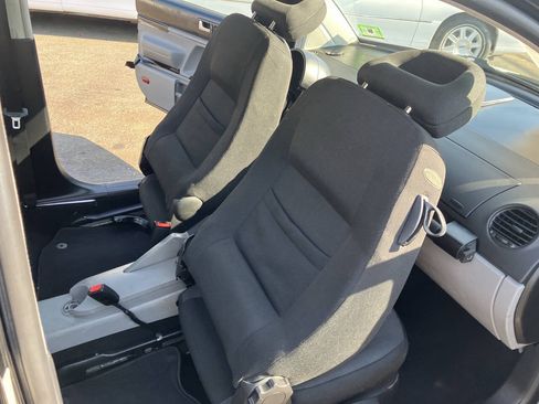Used 1998 Volkswagen Beetle Coupe FWD image 26