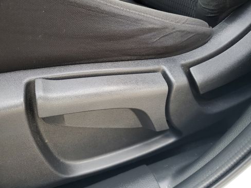 Used 2020 Nissan Rogue Sport S image 25