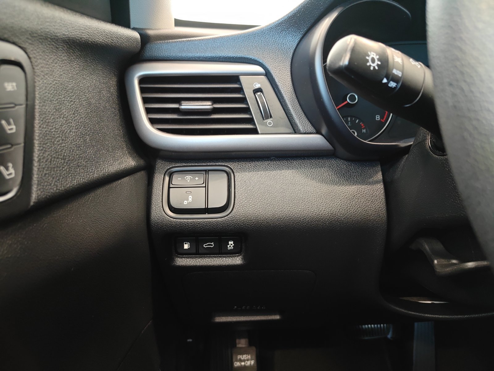 Used 2017 Kia Optima LX w/ Convenience Package FWD image 18