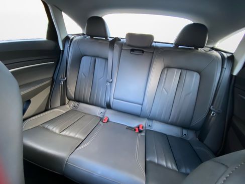 Used 2022 Audi e-tron Premium Plus image 12