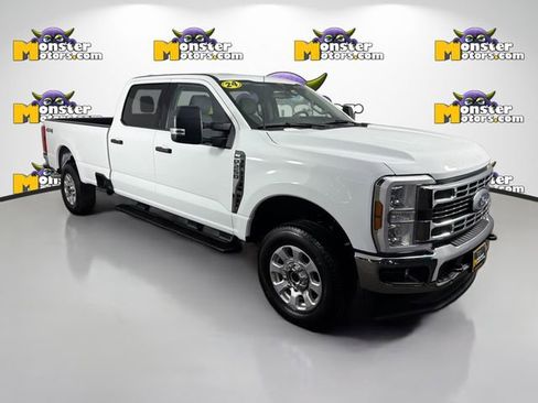 Used 2024 Ford F250 XLT image 3