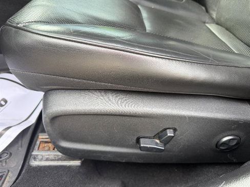 Used 2019 Chrysler 300 Limited image 41