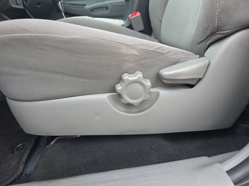 Used 2012 Toyota Tacoma 4x4 Double Cab image 30