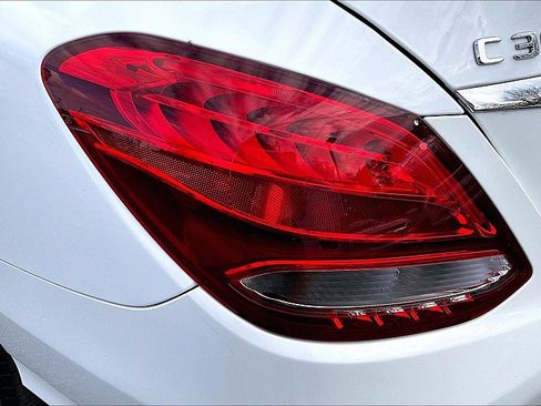 Used 2018 Mercedes-Benz C 300 Sedan w/ Premium Package image 29