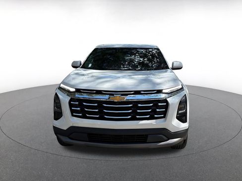 Used 2025 Chevrolet Equinox LT AWD/4WD image 2