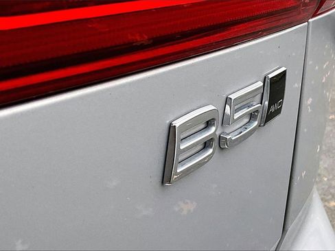 Certified 2023 Volvo XC60 B5 Ultimate image 24