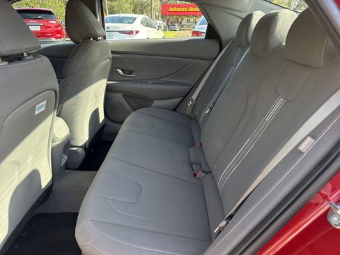 Used 2024 Hyundai Elantra SEL FWD image 10