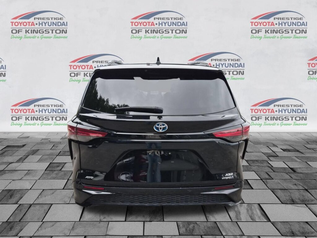 Certified 2023 Toyota Sienna XSE w/ XSE Plus Package AWD/4WD image 4