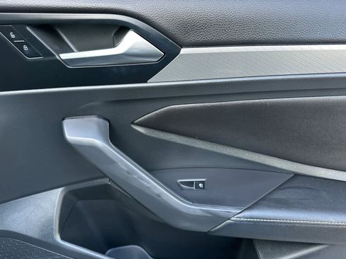 Used 2022 Volkswagen Jetta Sport image 17