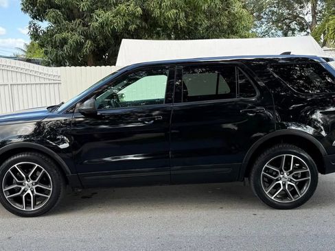 Used 2019 Ford Explorer 4WD Police Interceptor image 3