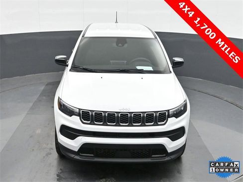 Used 2025 Jeep Compass Sport image 32